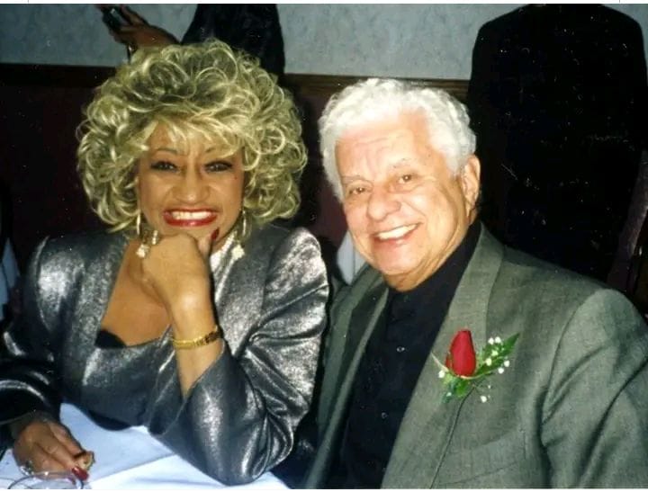 Celia Cruz y Tito Puente son dos gigantes de la música latina que, cuando unieron fuerzas, crearon magia musical.